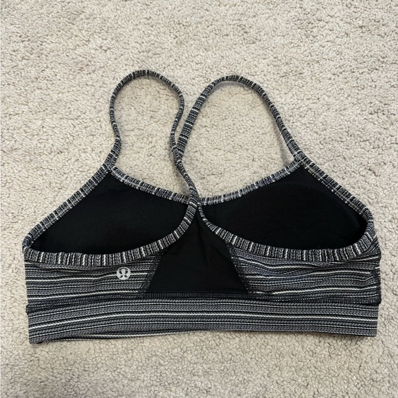 Lululemon Flow Y Bra, size 6 - Picture 2 of 2